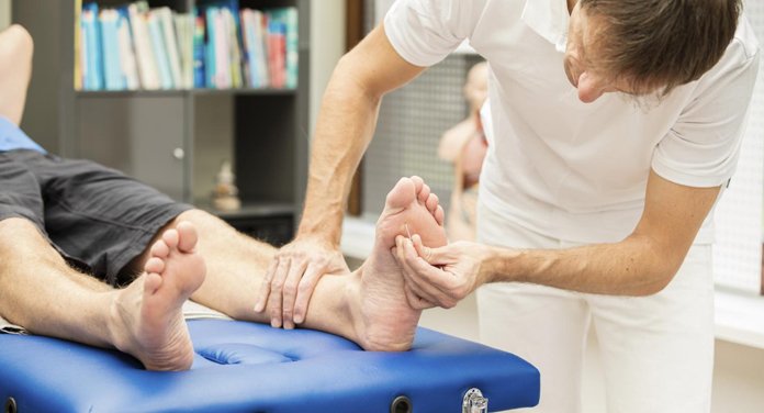 Pain on Top of Foot : Learn Possible Causes and Diagnosis