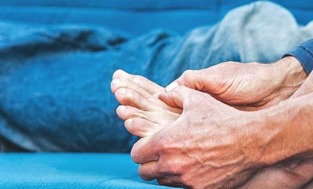 What Does Gout Look Like In Foot and Treatment